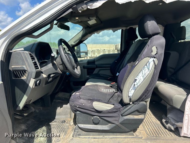 image for item DO1091 2021 Ford F250 Super Duty XL SuperCab pickup truck