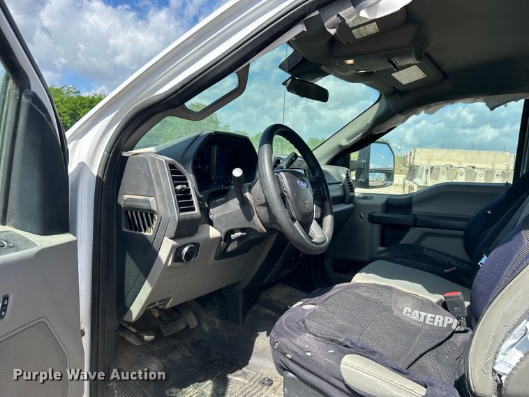 image for item DO1091 2021 Ford F250 Super Duty XL SuperCab pickup truck