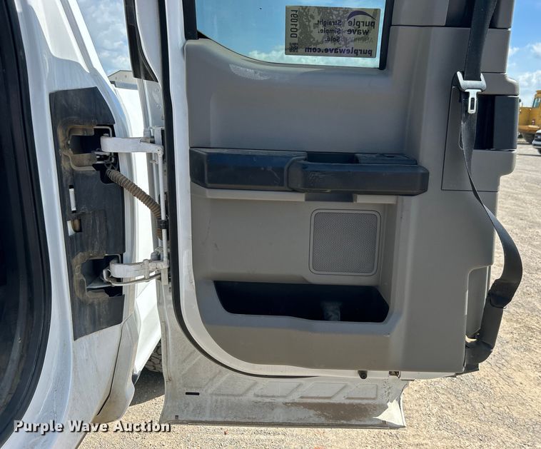 image for item DO1091 2021 Ford F250 Super Duty XL SuperCab pickup truck