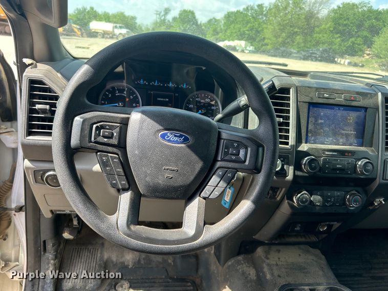 image for item DO1091 2021 Ford F250 Super Duty XL SuperCab pickup truck