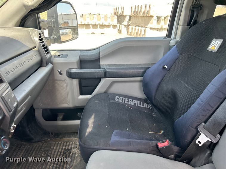 image for item DO1091 2021 Ford F250 Super Duty XL SuperCab pickup truck