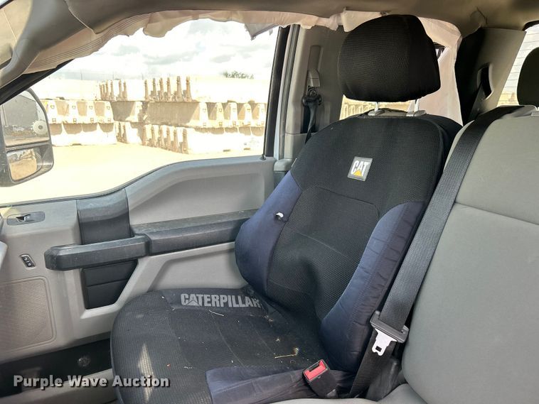 image for item DO1091 2021 Ford F250 Super Duty XL SuperCab pickup truck