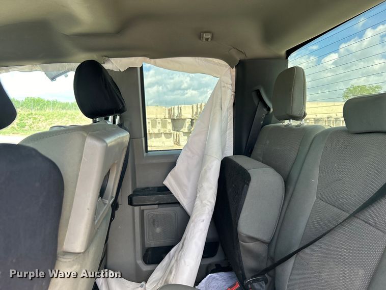 image for item DO1091 2021 Ford F250 Super Duty XL SuperCab pickup truck