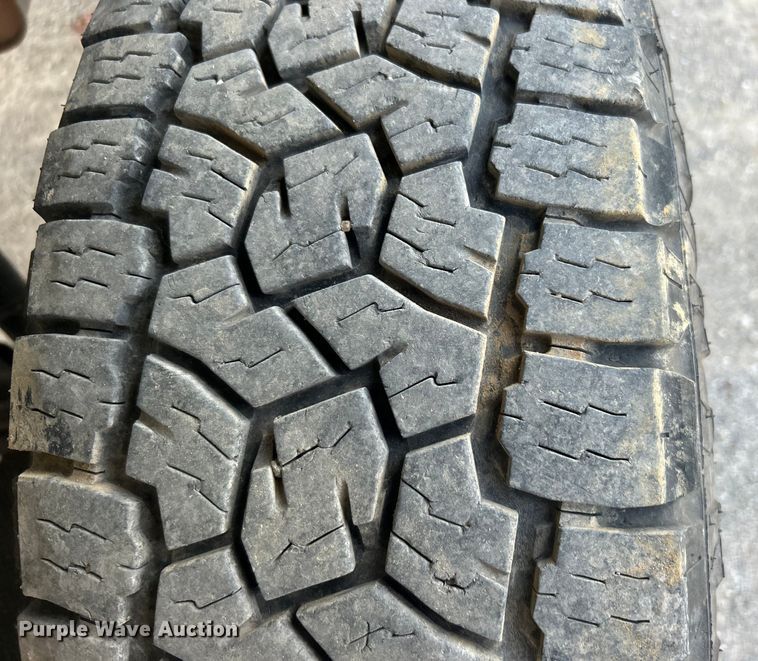 image for item DO1091 2021 Ford F250 Super Duty XL SuperCab pickup truck