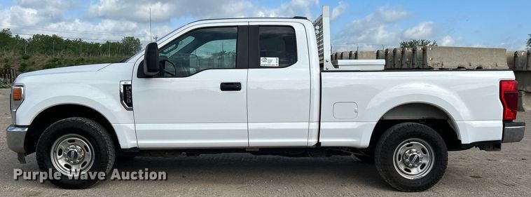 image for item DO1093 2021 Ford F250 Super Duty XL SuperCab pickup truck