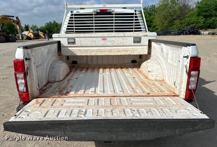 image for item DO1093 2021 Ford F250 Super Duty XL SuperCab pickup truck