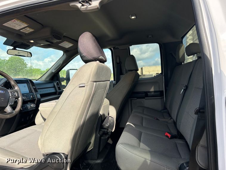 image for item DO1093 2021 Ford F250 Super Duty XL SuperCab pickup truck