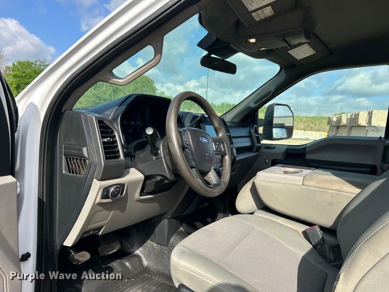 image for item DO1093 2021 Ford F250 Super Duty XL SuperCab pickup truck