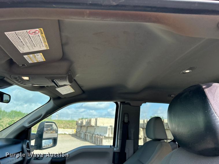 image for item DO1093 2021 Ford F250 Super Duty XL SuperCab pickup truck