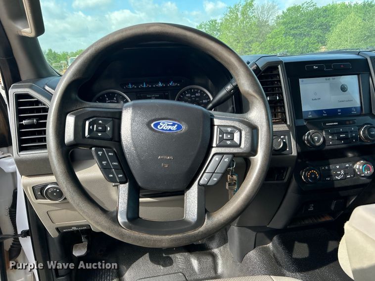 image for item DO1093 2021 Ford F250 Super Duty XL SuperCab pickup truck