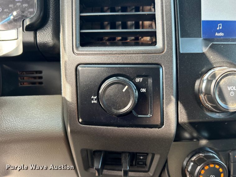 image for item DO1093 2021 Ford F250 Super Duty XL SuperCab pickup truck