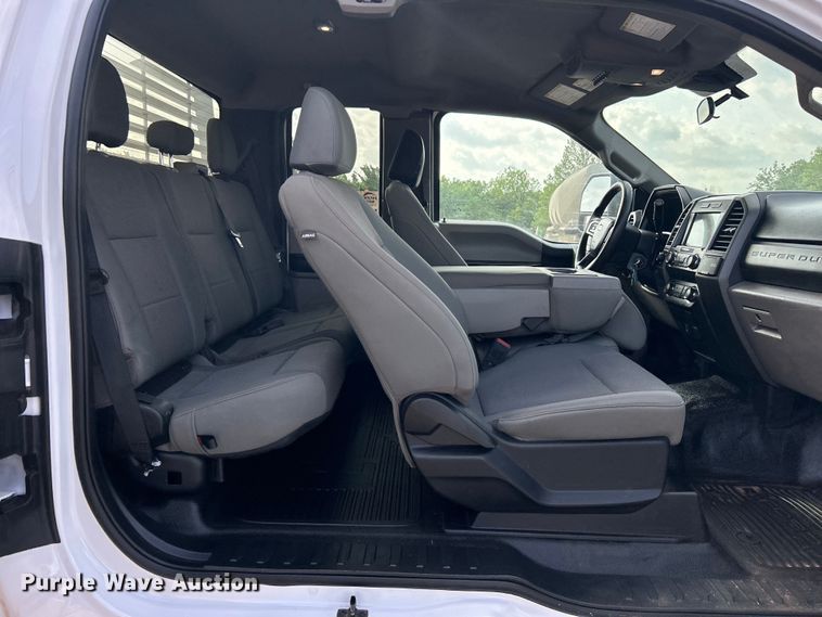 image for item DO1093 2021 Ford F250 Super Duty XL SuperCab pickup truck