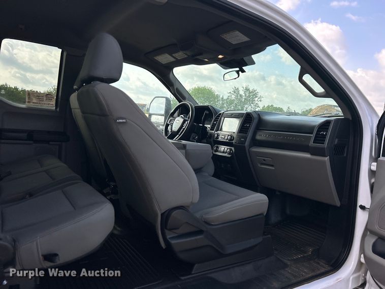 image for item DO1093 2021 Ford F250 Super Duty XL SuperCab pickup truck