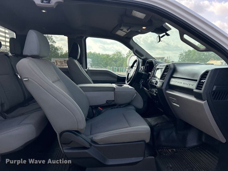 image for item DO1093 2021 Ford F250 Super Duty XL SuperCab pickup truck