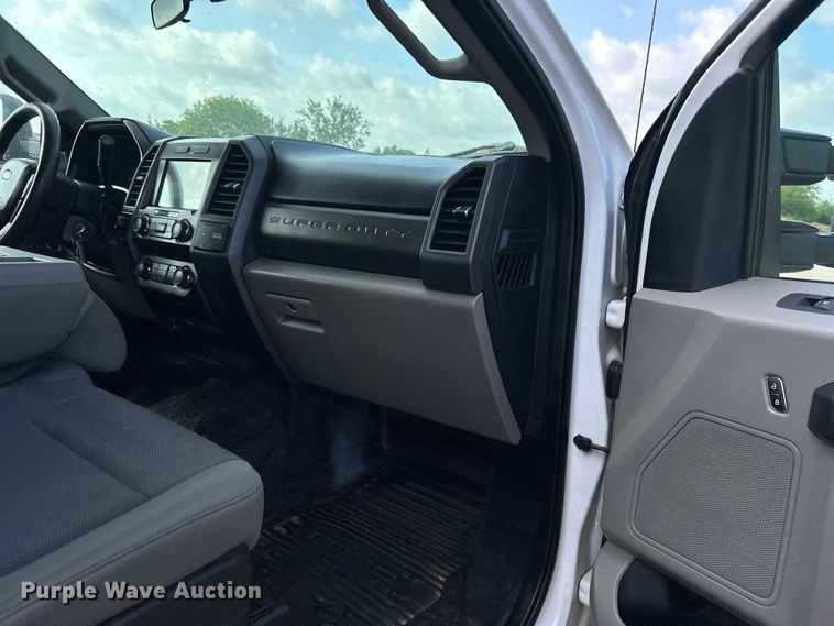 image for item DO1093 2021 Ford F250 Super Duty XL SuperCab pickup truck