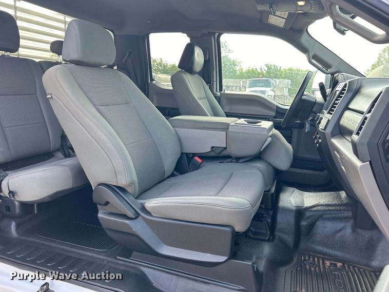 image for item DO1093 2021 Ford F250 Super Duty XL SuperCab pickup truck