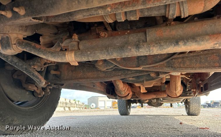 image for item DO1093 2021 Ford F250 Super Duty XL SuperCab pickup truck