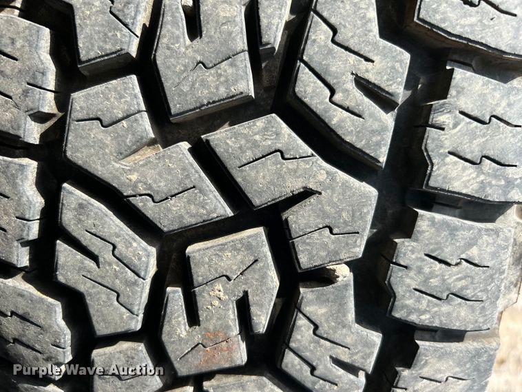 image for item DO1093 2021 Ford F250 Super Duty XL SuperCab pickup truck