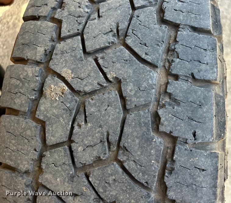 image for item DO1093 2021 Ford F250 Super Duty XL SuperCab pickup truck