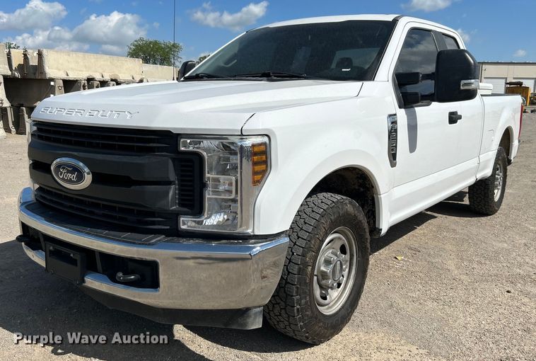 image for item DO1095 2018 Ford F250 Super Duty XL SuperCab pickup truck