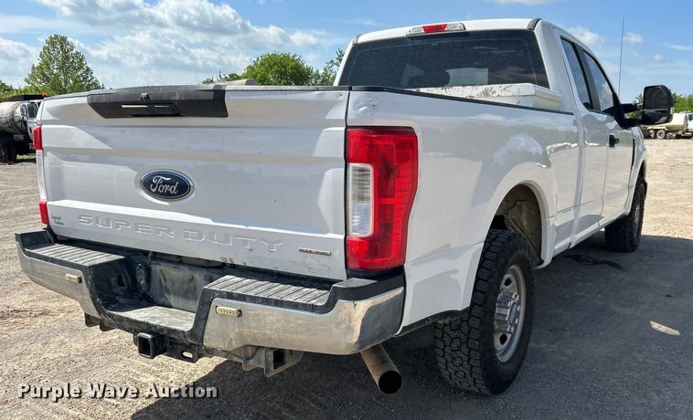 image for item DO1095 2018 Ford F250 Super Duty XL SuperCab pickup truck