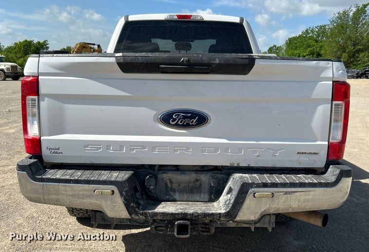 image for item DO1095 2018 Ford F250 Super Duty XL SuperCab pickup truck