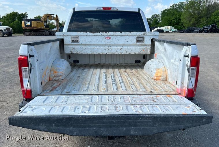 image for item DO1095 2018 Ford F250 Super Duty XL SuperCab pickup truck