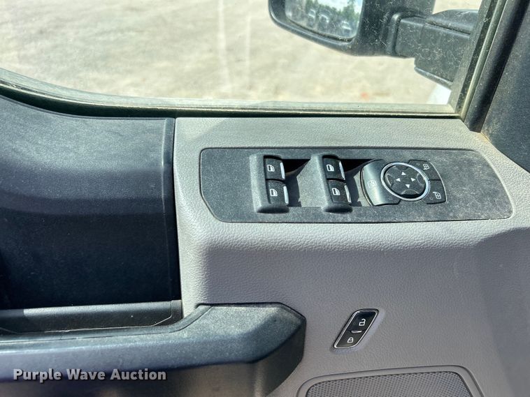 image for item DO1095 2018 Ford F250 Super Duty XL SuperCab pickup truck