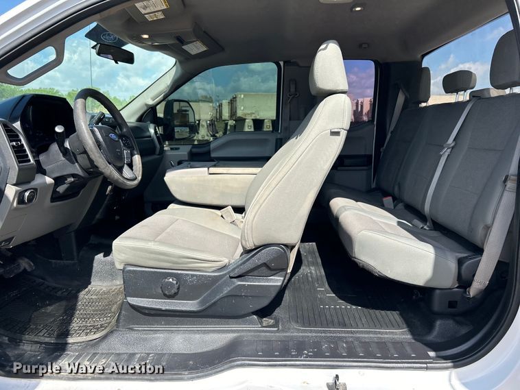 image for item DO1095 2018 Ford F250 Super Duty XL SuperCab pickup truck