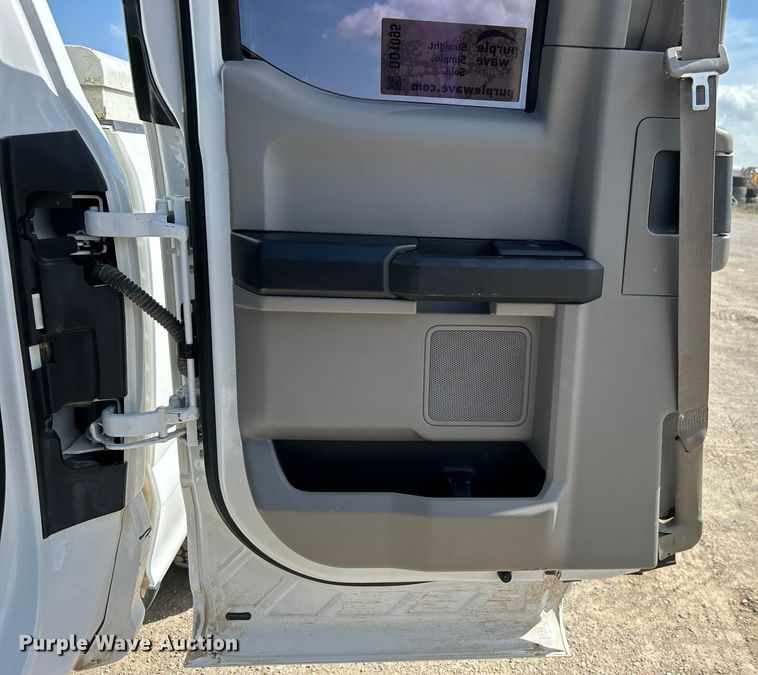 image for item DO1095 2018 Ford F250 Super Duty XL SuperCab pickup truck