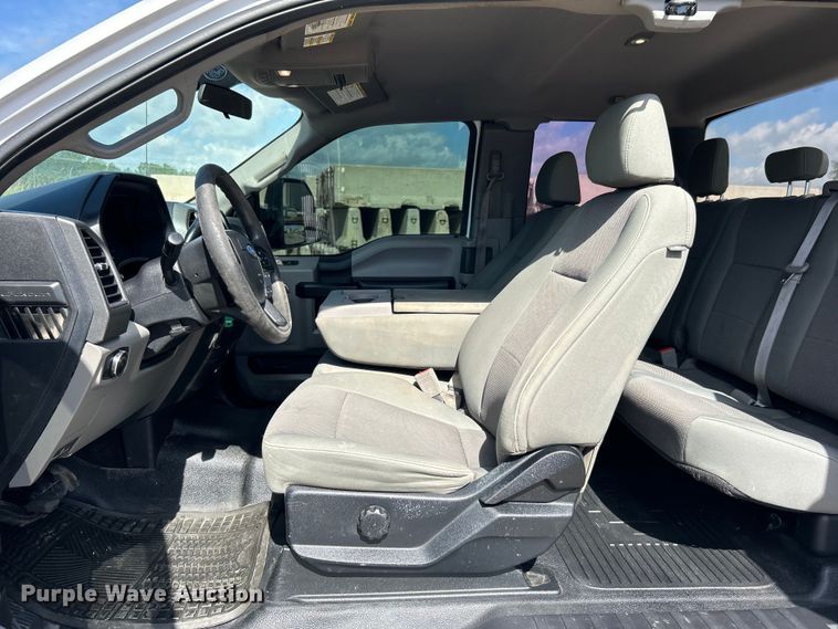 image for item DO1095 2018 Ford F250 Super Duty XL SuperCab pickup truck