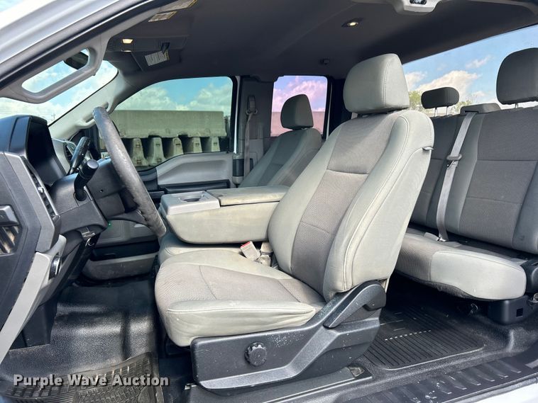 image for item DO1095 2018 Ford F250 Super Duty XL SuperCab pickup truck