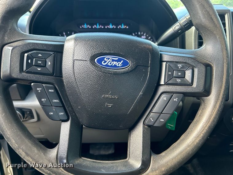 image for item DO1095 2018 Ford F250 Super Duty XL SuperCab pickup truck