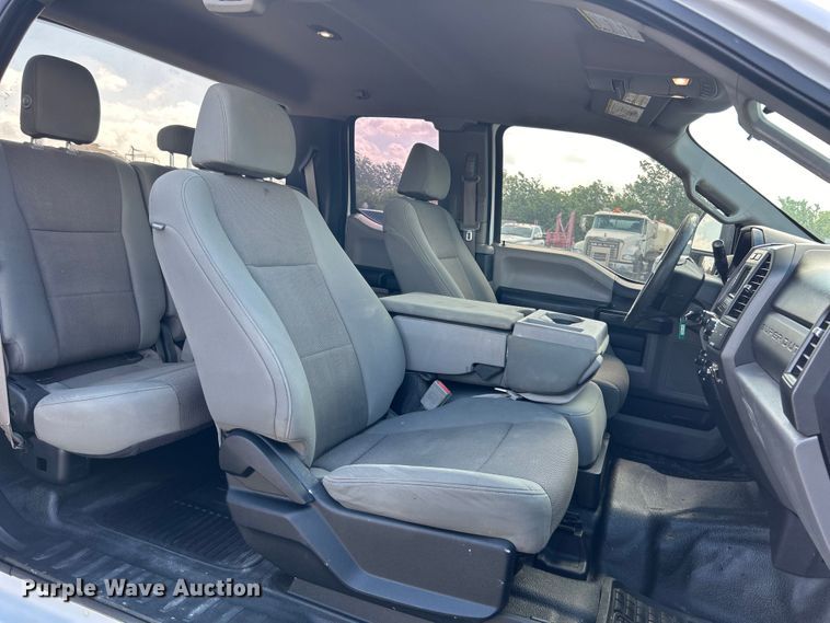 image for item DO1095 2018 Ford F250 Super Duty XL SuperCab pickup truck