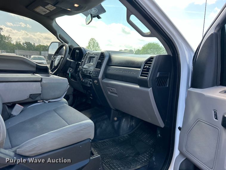 image for item DO1095 2018 Ford F250 Super Duty XL SuperCab pickup truck