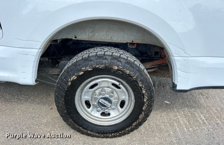 image for item DO1095 2018 Ford F250 Super Duty XL SuperCab pickup truck