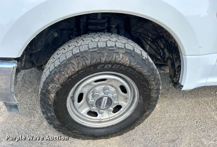 image for item DO1095 2018 Ford F250 Super Duty XL SuperCab pickup truck