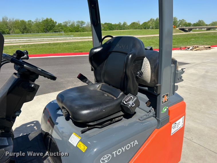 image for item DO1099 Toyota 8FGCSU20 forklift