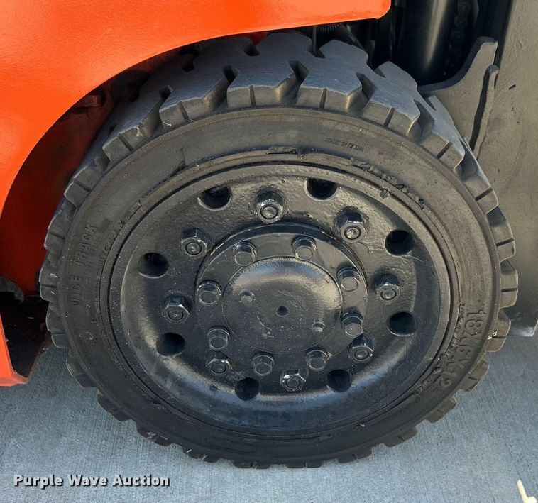 image for item DO1099 Toyota 8FGCSU20 forklift