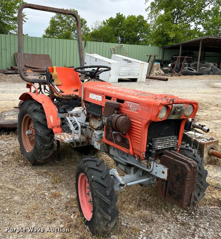 image for item DO1144 Kubota B7100 tractor