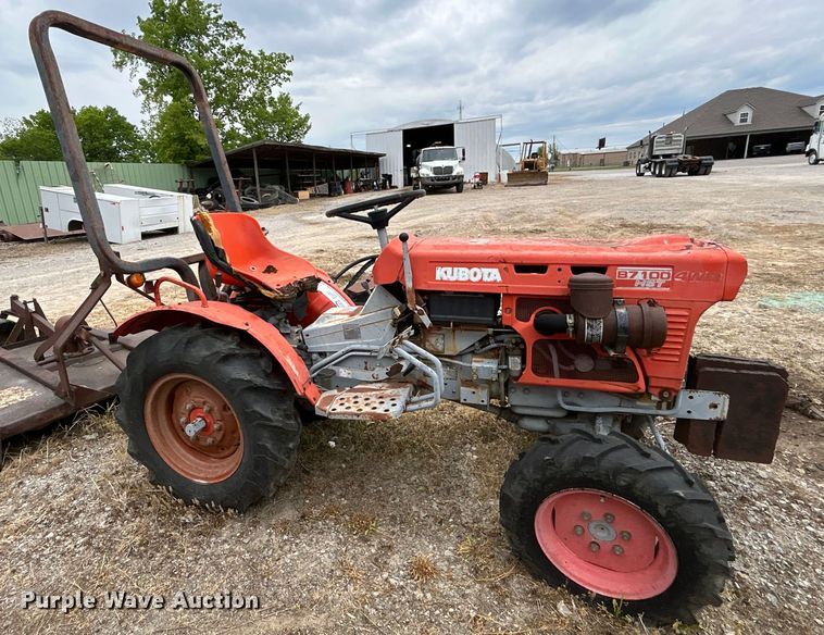 image for item DO1144 Kubota B7100 tractor