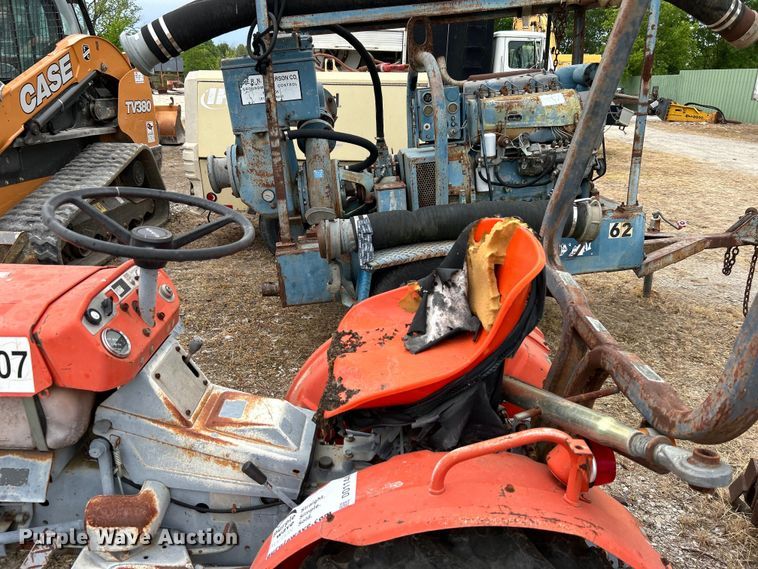 image for item DO1144 Kubota B7100 tractor