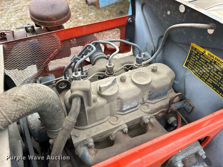 image for item DO1144 Kubota B7100 tractor