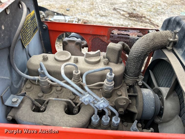 image for item DO1144 Kubota B7100 tractor