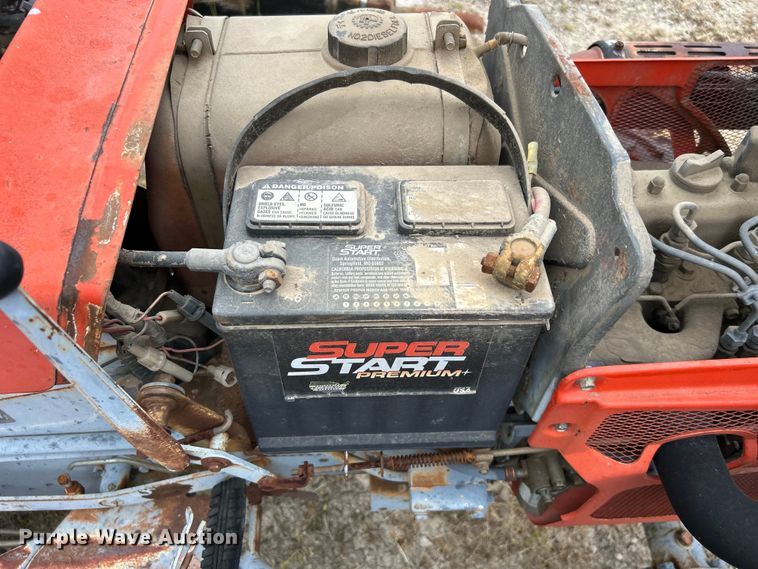 image for item DO1144 Kubota B7100 tractor