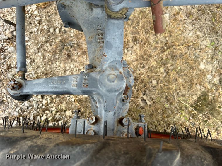 image for item DO1144 Kubota B7100 tractor