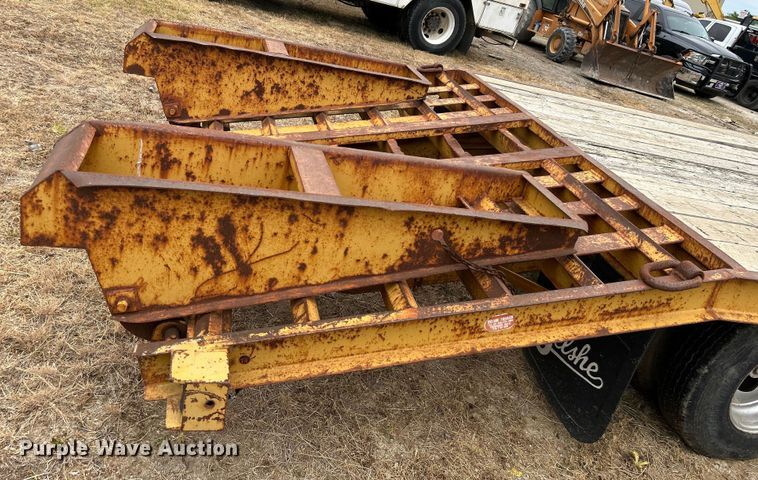 image for item DO1150 1987 Belshe T-9 equipment trailer
