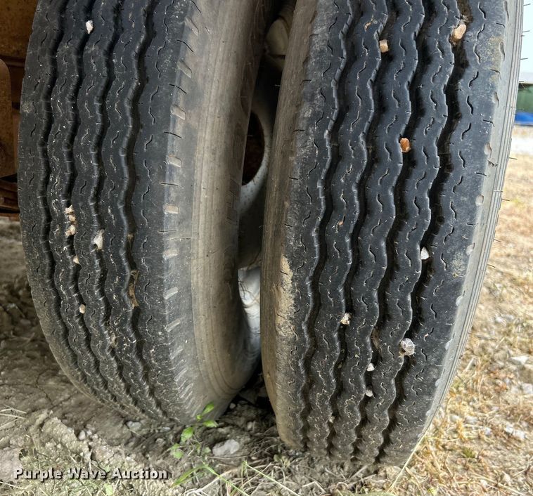 image for item DO1150 1987 Belshe T-9 equipment trailer