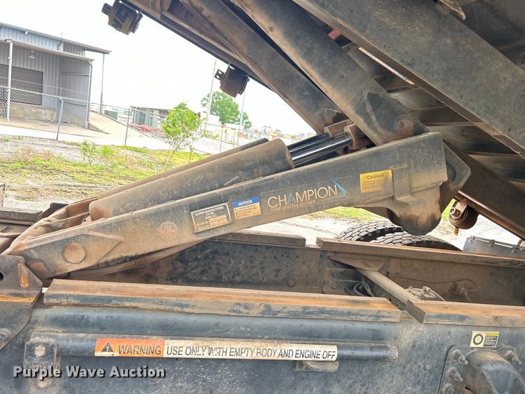 image for item DO6453 2015 Kenworth  T270 dump flatbed truck