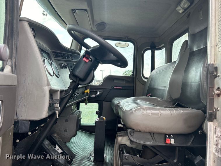 image for item DO6453 2015 Kenworth  T270 dump flatbed truck